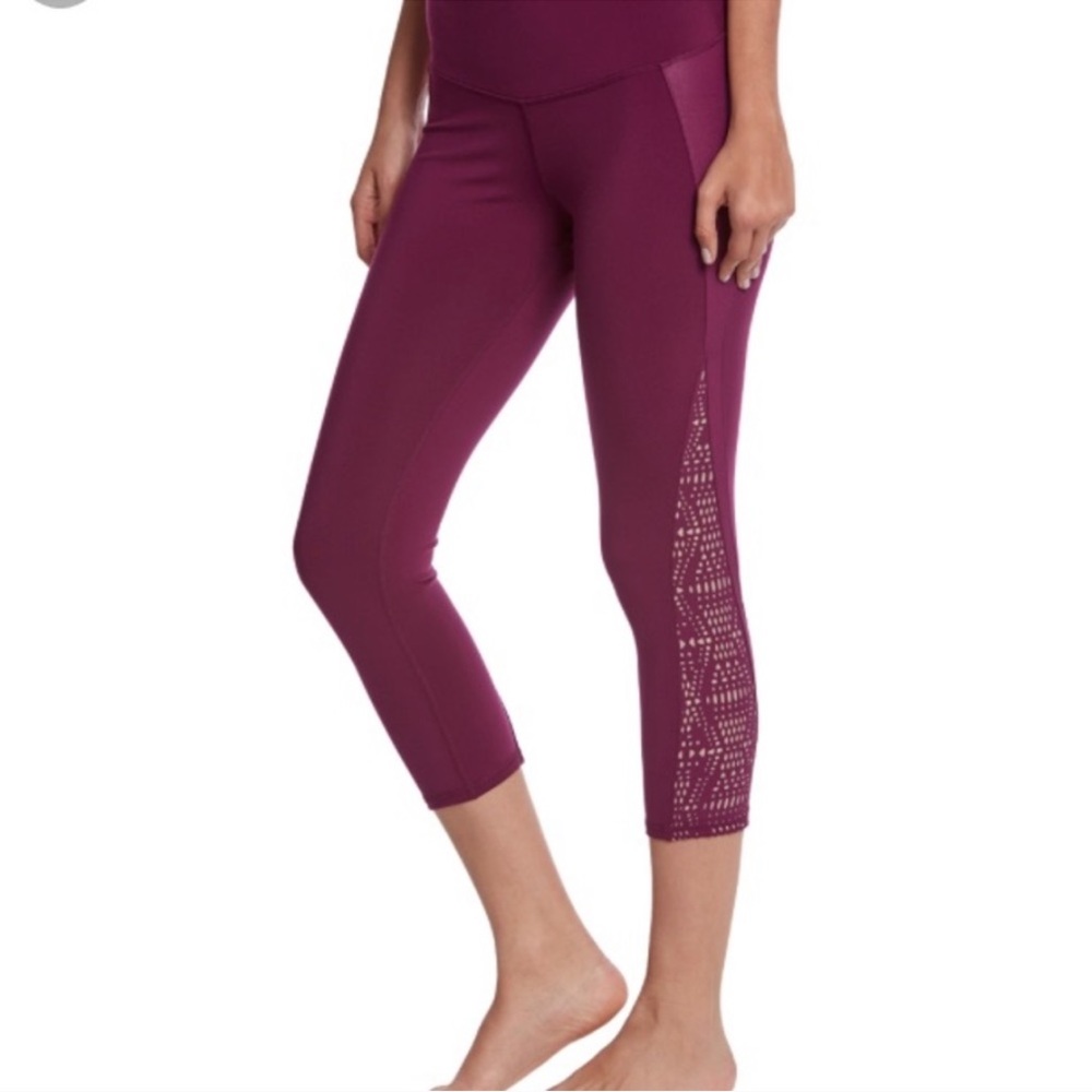 Alo Yoga High-Waist Patina Capri In Juneberry